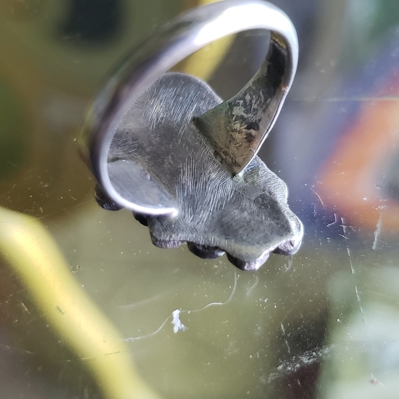 Vintage Zuni Sterling and Turquoise Ring - Picture 7 of 11